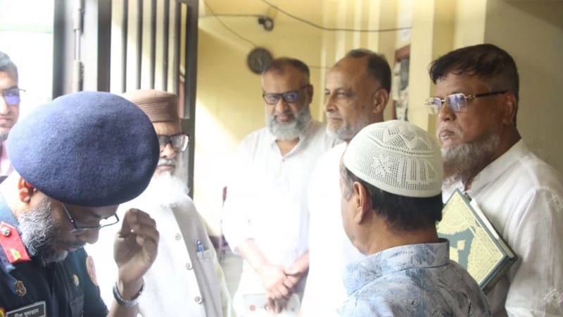 ধর্ম উপদেষ্টার সঙ্গে আ.লীগ এমপিদের ছবি ভাইরাল