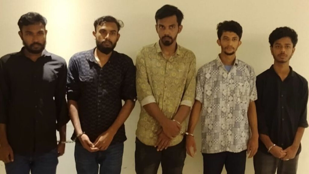 দাবি ১ কোটি, ১০ লাখ নেওয়ার পর আটকে গেলেন সমন্বয়কসহ ৫